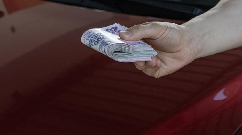 Arabalar yarı fiyatına satılıyor! 30 bin liraya da var 300 bin liraya da