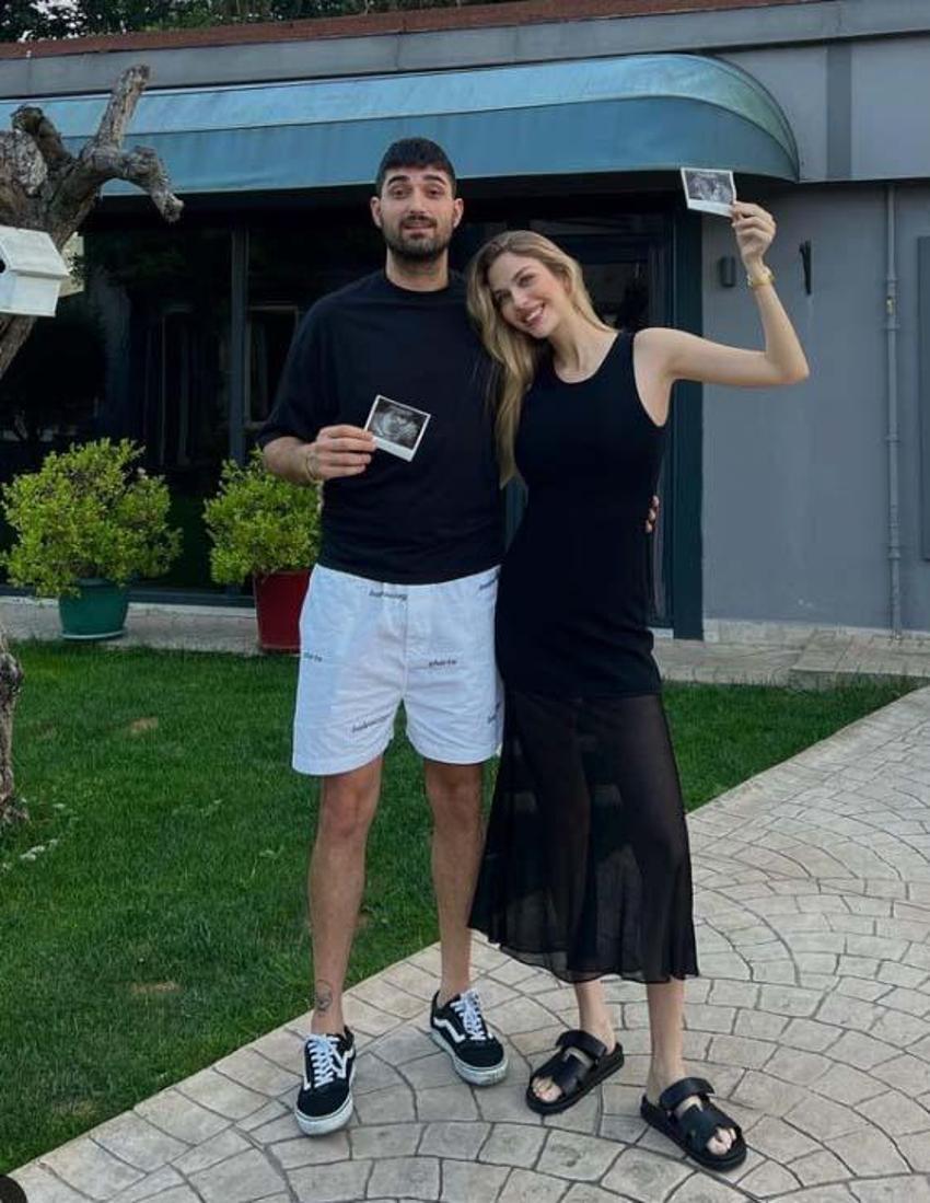 Yasemin Şefkatli ikiz bebeklerini paylaştı! 'Sevgililer Günü'müz kutlu olsun aşklarım'