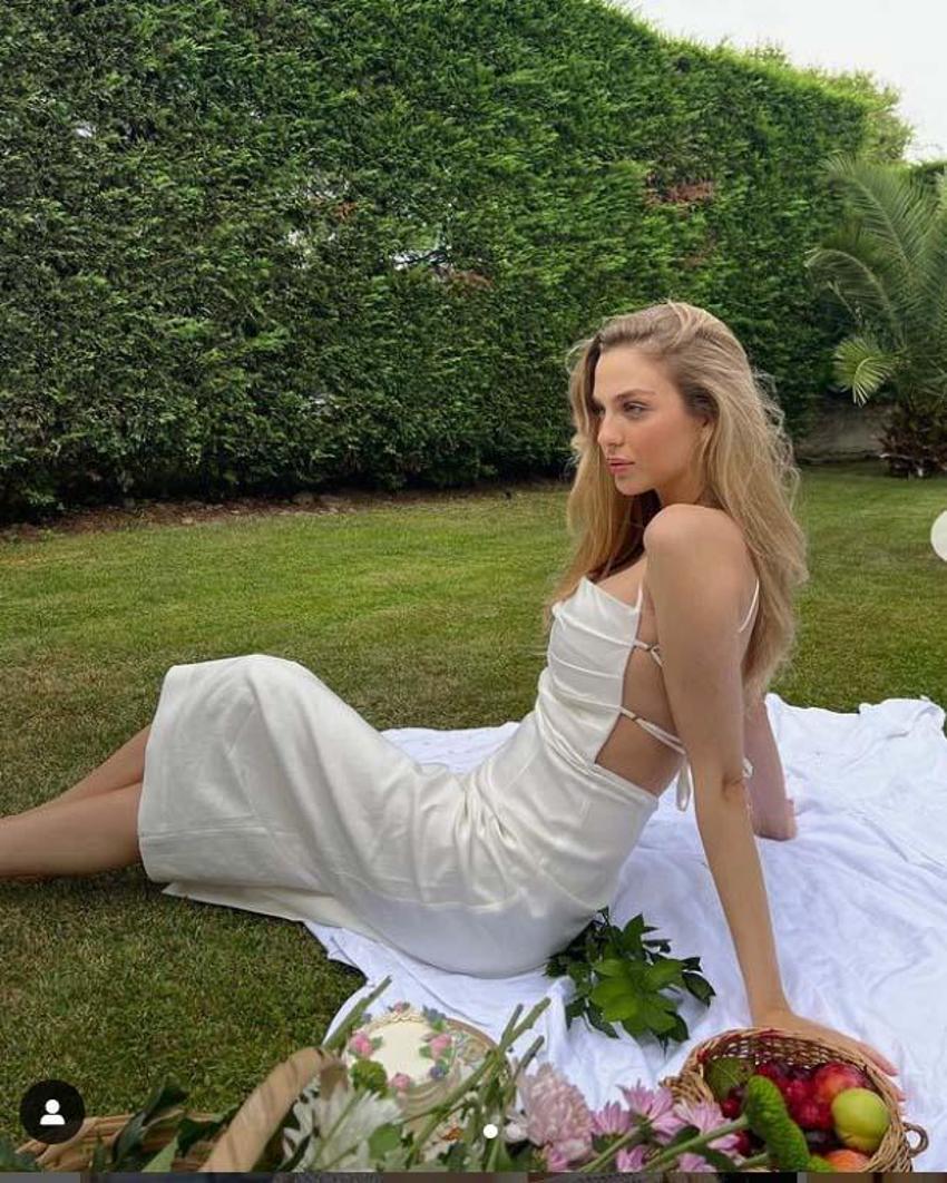 Yasemin Şefkatli ikiz bebeklerini paylaştı! 'Sevgililer Günü'müz kutlu olsun aşklarım'