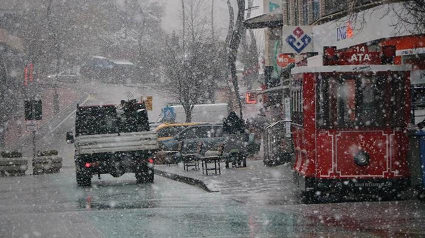Kar, fırtına yoğun yağışın ardından başlıyor! Lapa lapa kar Marmara'ya giriş yaptı, hava buz kesecek