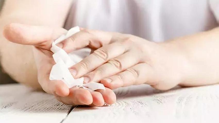 Islak mendilde plastik tehlikesi: Pet şişedekinden daha riskli, sakın böyle kullanmayın!
