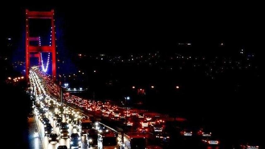Trafik kilit: Merter'den başlıyor, Yenibosna'ya kadar adım adım... 15 Şubat İstanbul'da trafik yoğunluğu nasıl?