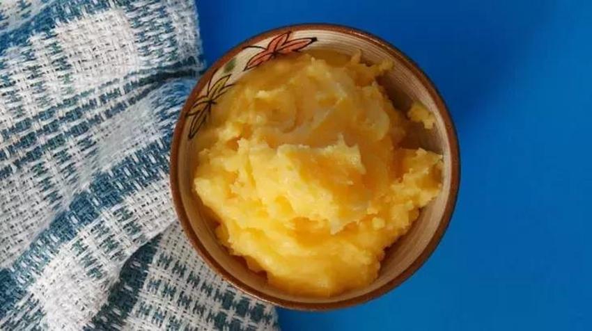 Süte 1 kaşık ekleyin: Ne ağrı ne sivilce kalıyor! A,D,E,K vitaminlerini bir çırpıda alacaksınız