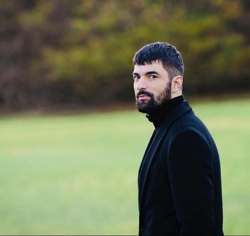Engin Akyürek’in tarzı sosyal medyanın diline düştü! 'Sence olmuş mu?'