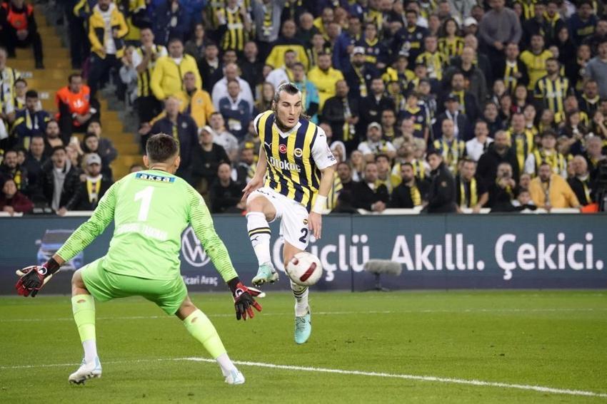 Ali Koç'u yıkan haber! Çağlar söyüncü geldi ama izin çıkmadı, bir daha masada olmayacak