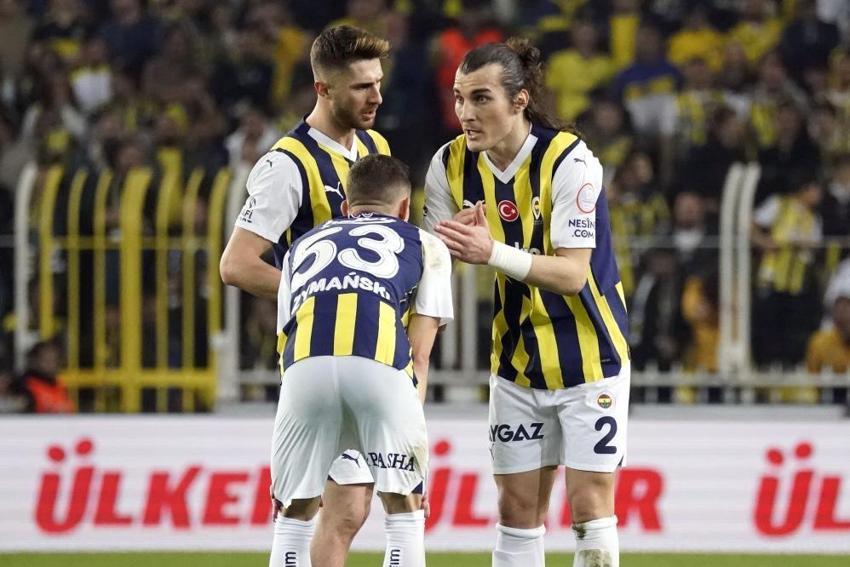 Ali Koç'u yıkan haber! Çağlar söyüncü geldi ama izin çıkmadı, bir daha masada olmayacak