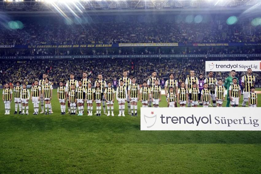 Yıldız isim Fenerbahçe'den ayrıldı! İsmail Kartal, Dzeko yerine kurtarıcı yaptı ama yetmedi