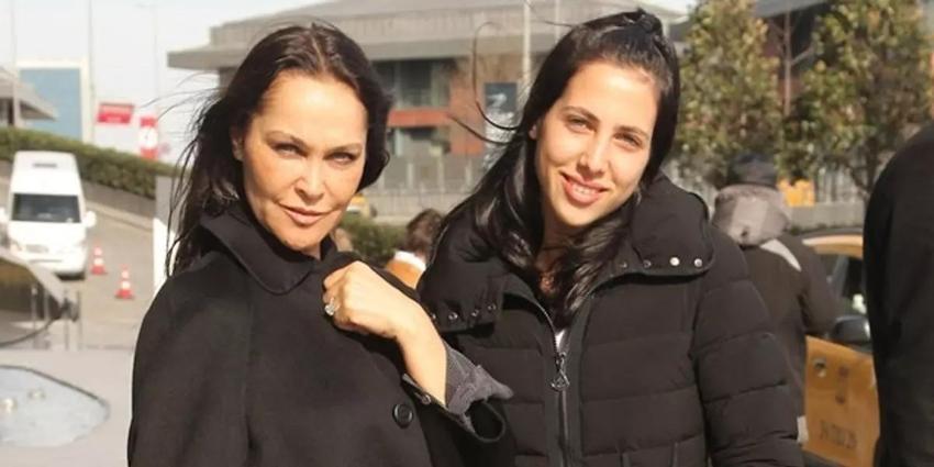 Hülya Avşar kuryeyi affetmedi: Kızı Zehra'nın imzasını taklit eden kuryeye hapis şoku!