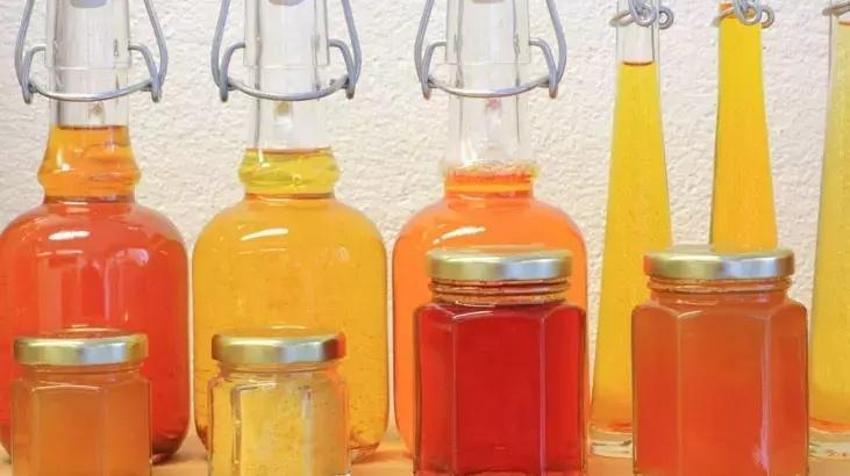 Sigara ve çaydan sararan dişleri bembeyaz yapıyor: Karışımın malzemeleri mutfağınızda var!