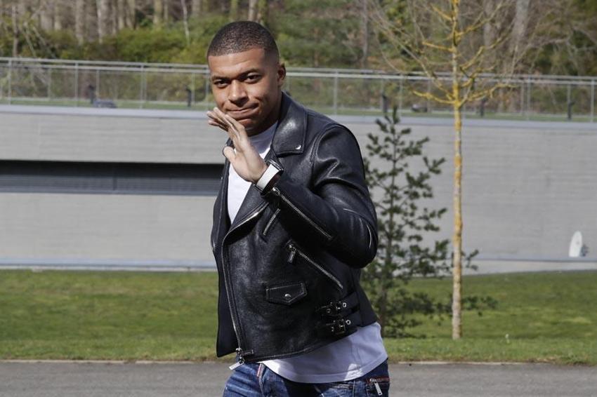 Yılın transferinde Mbappe Real Madrid ile her konuda anlaştı! İşte çılgın imza parası ve yıllık maaşı...