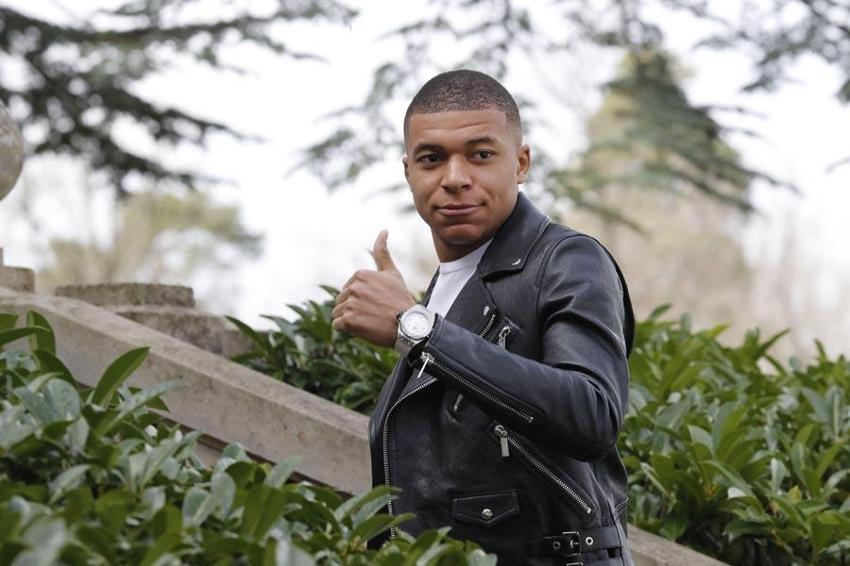 Yılın transferinde Mbappe Real Madrid ile her konuda anlaştı! İşte çılgın imza parası ve yıllık maaşı...