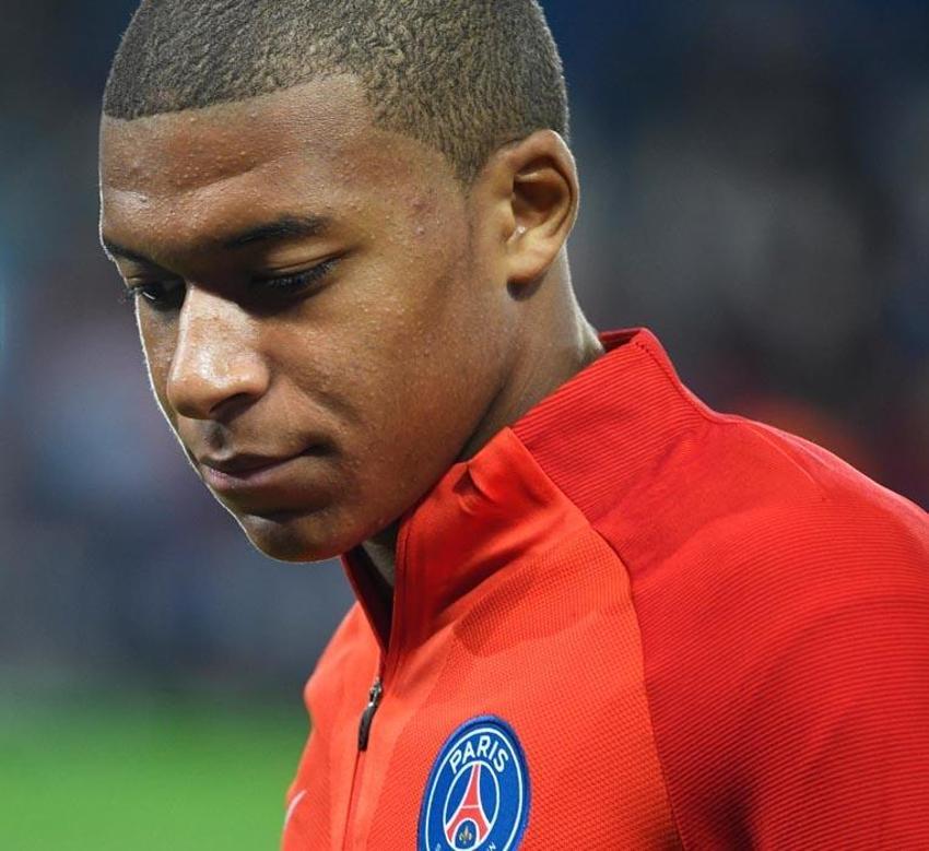 Yılın transferinde Mbappe Real Madrid ile her konuda anlaştı! İşte çılgın imza parası ve yıllık maaşı...