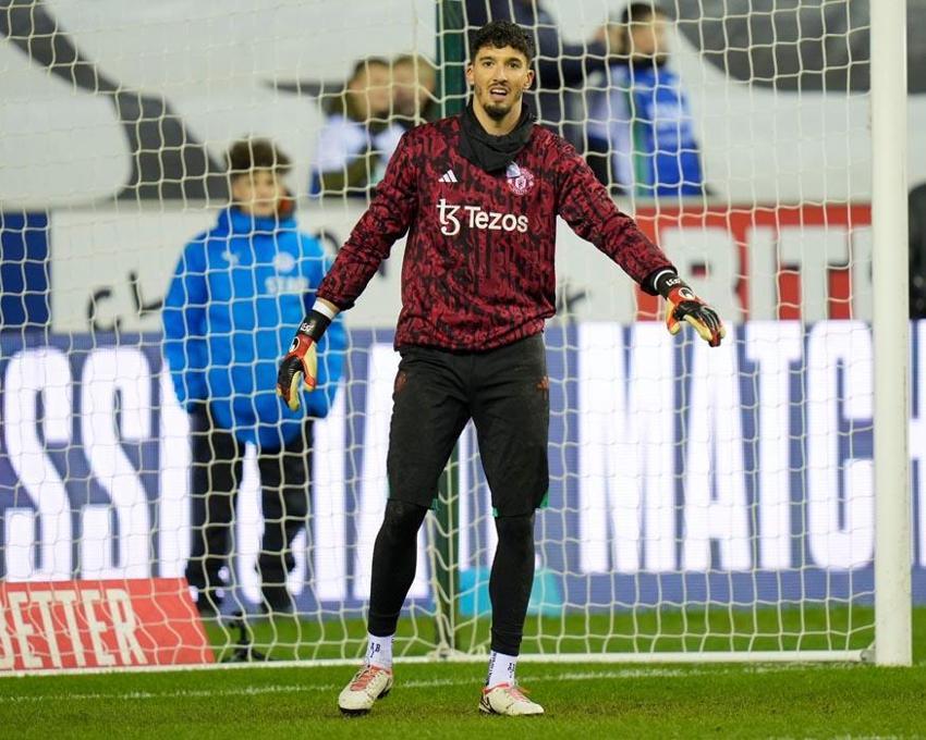 Manchester United'da Altay Bayındır'ın hayalleri yıkıldı!