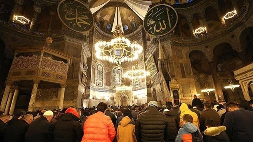 Brat kandilinden önceki gün oruç tutulur mu? Berat kandilinden önce oruç tutmak sevap mı, kandillerde oruç tutmak farz mı?