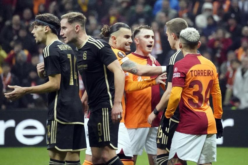 Muslera Galatasaray'ı terk ediyor! Yeni takımını açıkladılar, işte sözleşme detayları...