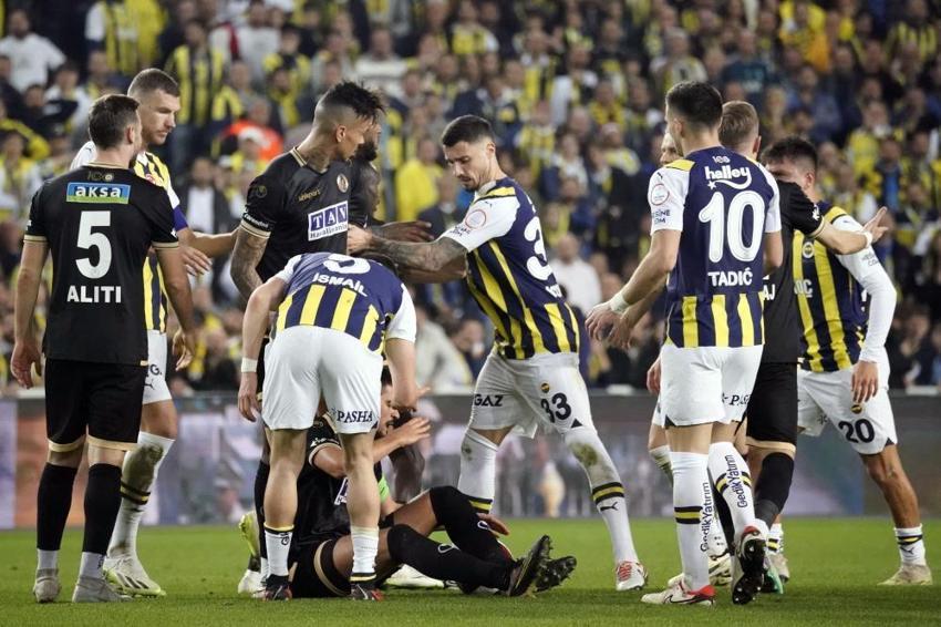 İsmail Kartal yeni transfere kapıyı gösterdi! Fred'in yanına 24 milyonluk dünya yıldızı geliyor