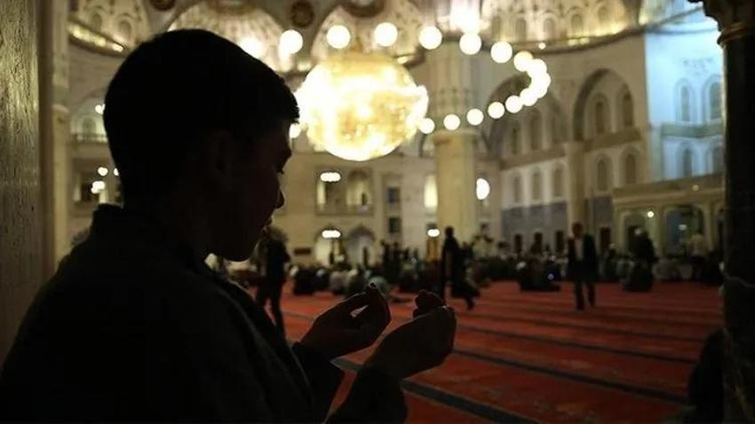 2024 yılı Kadir gecesi ne zaman, bu yıl hangi gün idrak edilecek, ayın kaçında 2024? Bin aydan daha hayırlı kadir gecesi bu yıl ne zaman?