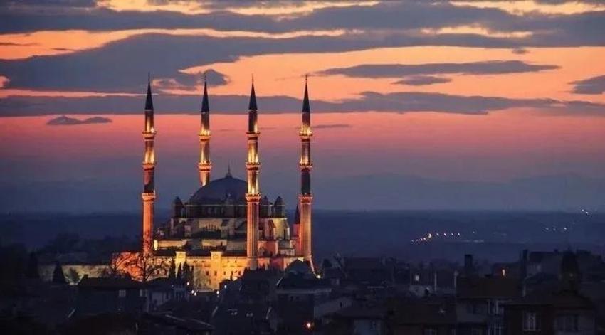 Berat Kandili yapılacak ibadetler, okunacak dualar ve kılınacak namazlar! Berat Kandili ibadetleri neler, hangi dualar okunur?