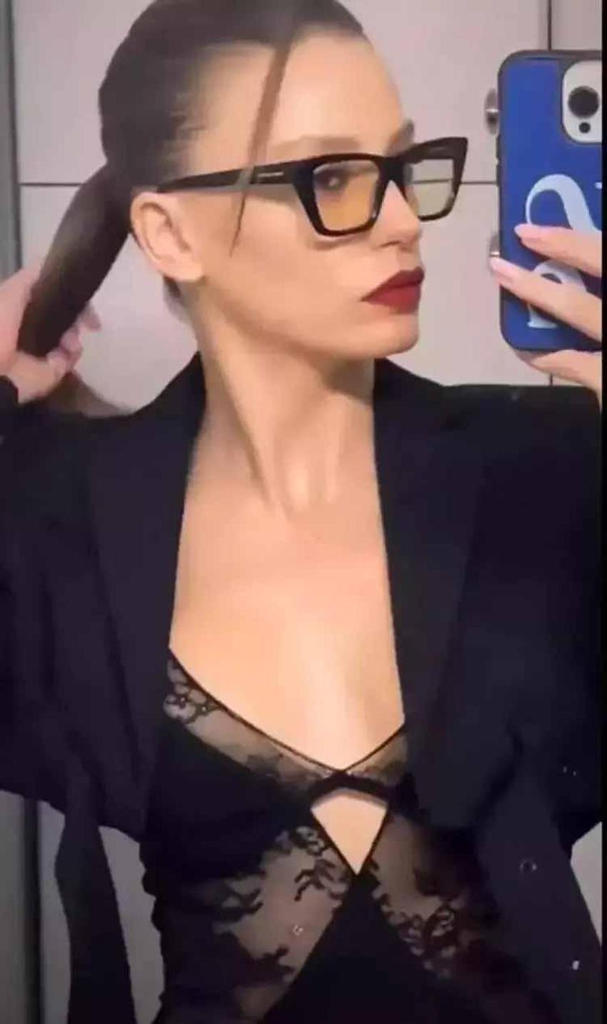 Mert Demir, Serenay Sarıkaya'ya "aşk" sorusundan kaçamadı