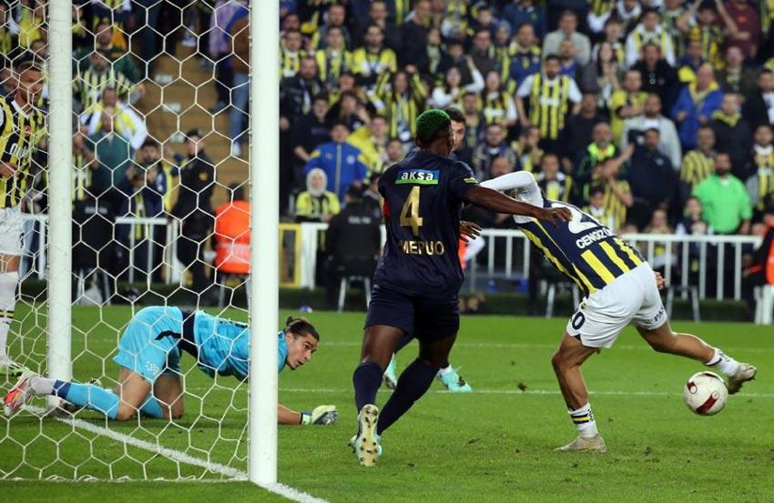 Fenerbahçe, Kasımpaşa karşısında 3 puanı son dakika golü ile aldı