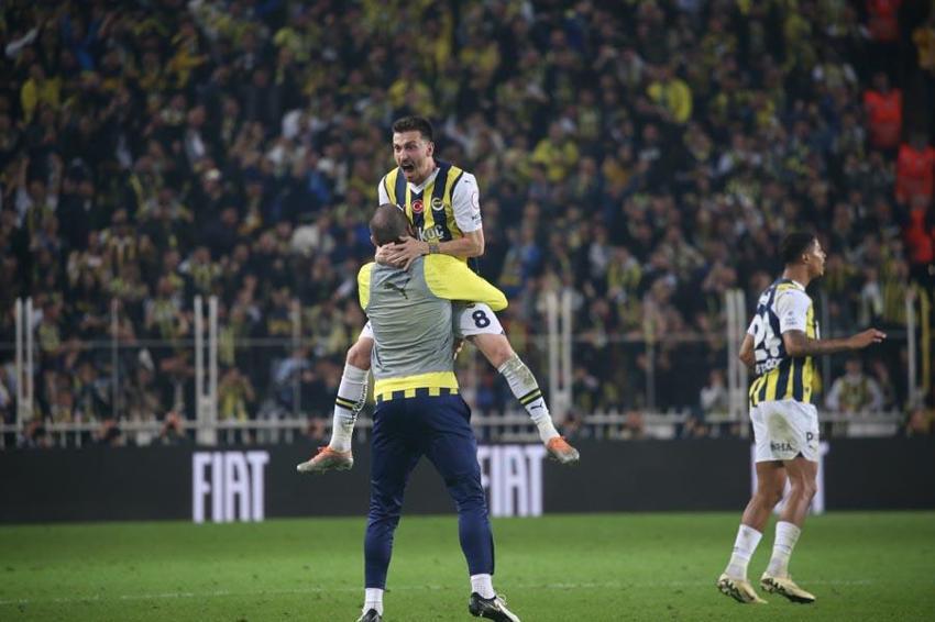 Fenerbahçe, Kasımpaşa karşısında 3 puanı son dakika golü ile aldı