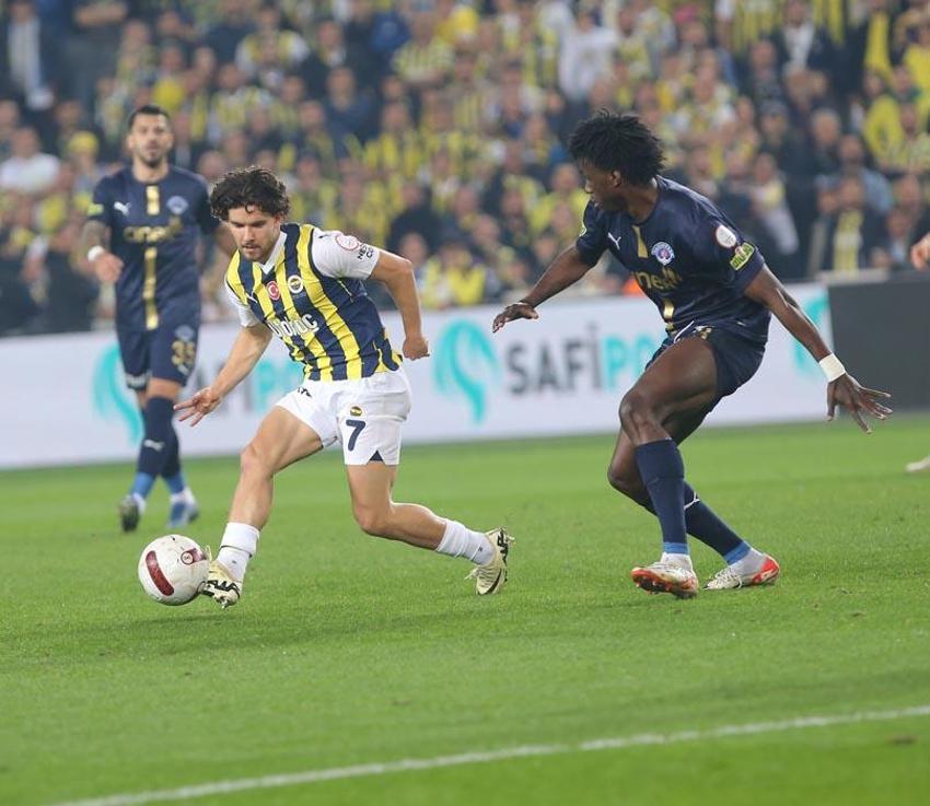 Fenerbahçe, Kasımpaşa karşısında 3 puanı son dakika golü ile aldı