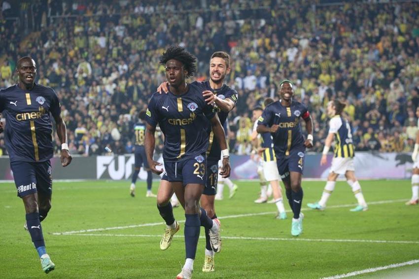 Fenerbahçe, Kasımpaşa karşısında 3 puanı son dakika golü ile aldı