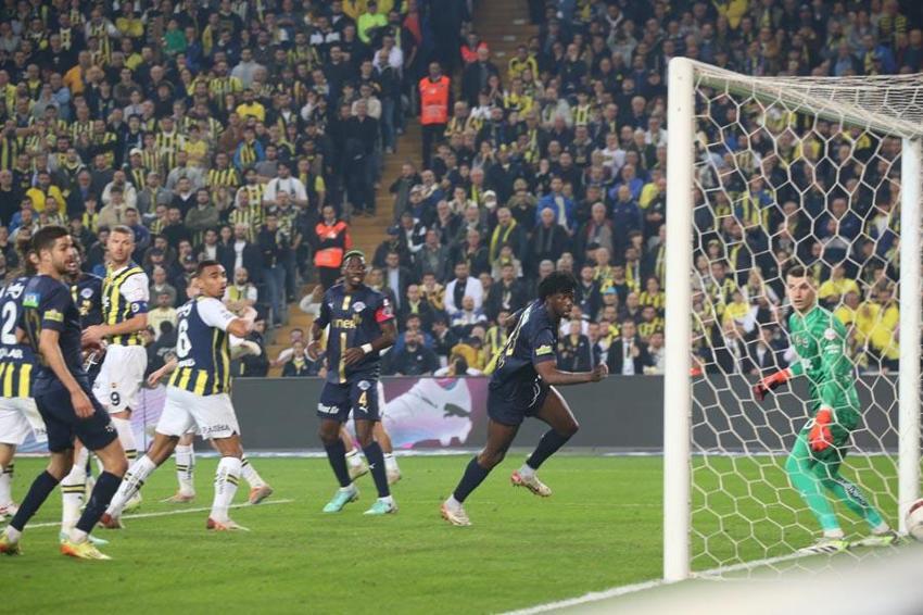 Fenerbahçe, Kasımpaşa karşısında 3 puanı son dakika golü ile aldı