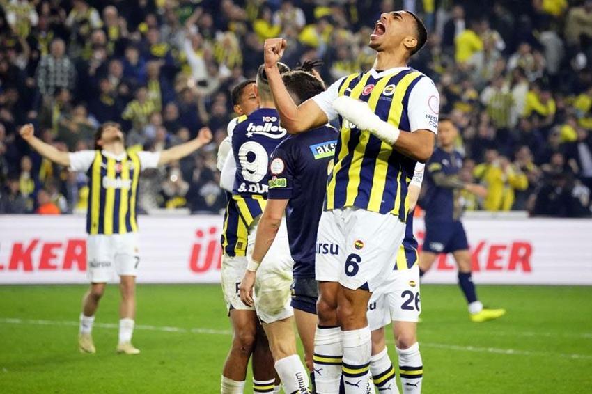 Fenerbahçe, Kasımpaşa karşısında 3 puanı son dakika golü ile aldı