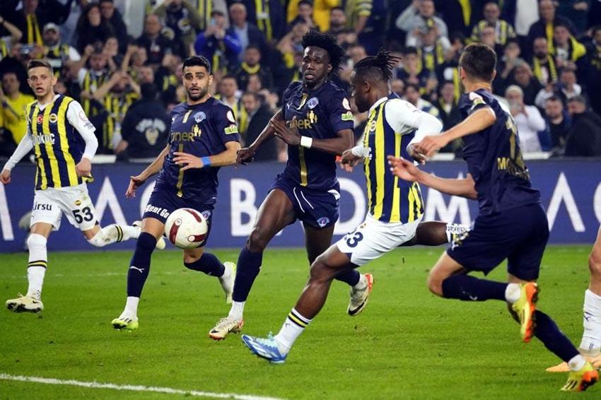 Fenerbahçe, Kasımpaşa karşısında 3 puanı son dakika golü ile aldı