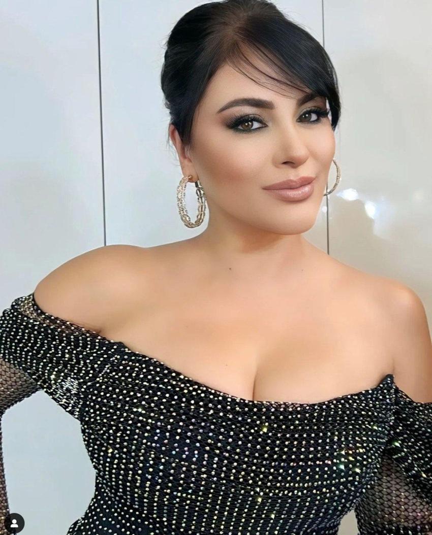 Şarkıcı Zara saçlarını sarıya boyattı! Yeni imajı takipçilerini ikiye böldü!