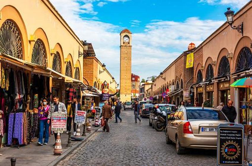 Tarihi dokusuyla büyülüyor! Adana'ya gidip burayı görmeden dönmeyin