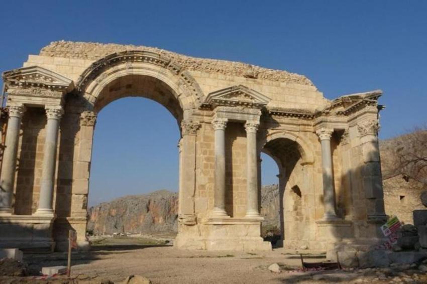 Tarihi dokusuyla büyülüyor! Adana'ya gidip burayı görmeden dönmeyin
