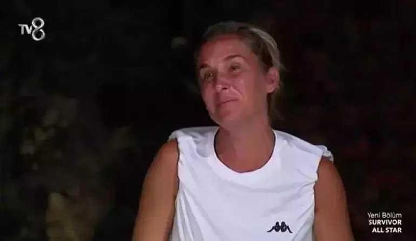 Survivor Yiğit Poyraz canlı yayın açtı, hayal kırıklığı yaşadı! Sevgilisi Yasmin Erbil’i göremedi