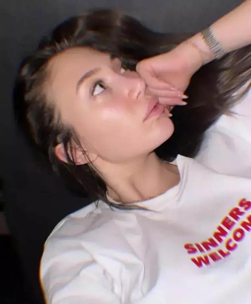 Survivor Yiğit Poyraz canlı yayın açtı, hayal kırıklığı yaşadı! Sevgilisi Yasmin Erbil’i göremedi