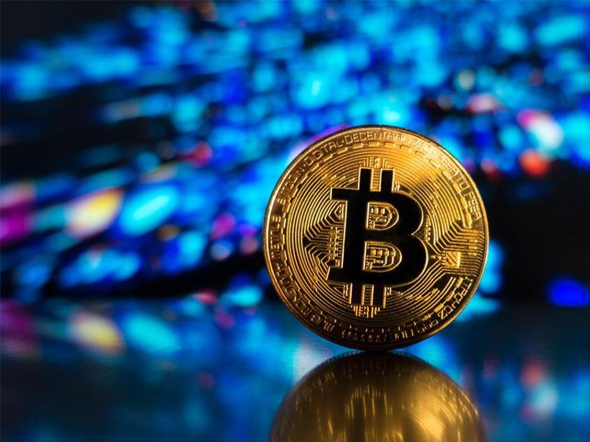 Bitcoin adım adım tarihi zirveye gidiyor! Piyasa değeri 5 trilyon doları aşacak