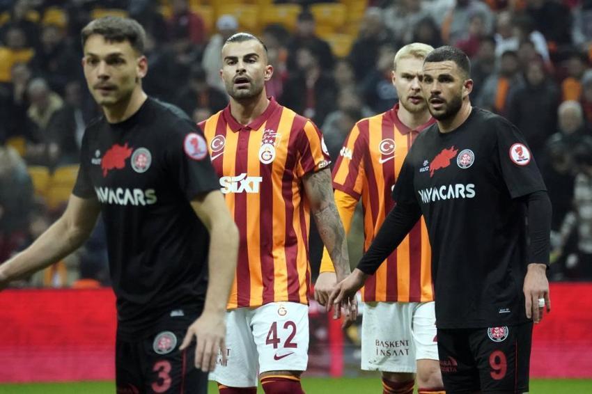 Ne Okan Buruk Ne de Mertens hiçbiri umrunda değil! Florya'da kriz patladı, tribi ve egosu bela oldu