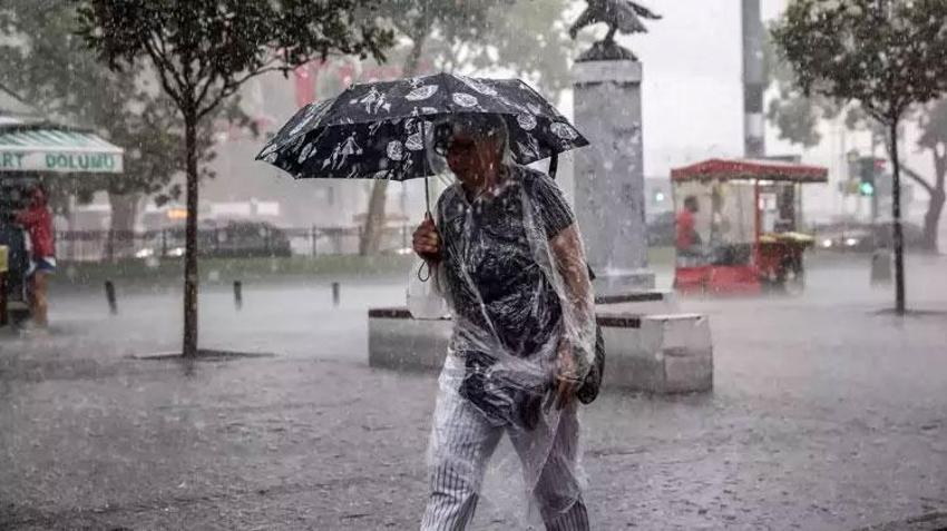 Kar yağışı ve gök gürültülü sağanak yağış! Meteoroloji'den Marmara ve Güneydoğu Anadolu için toz taşınımı uyarısı