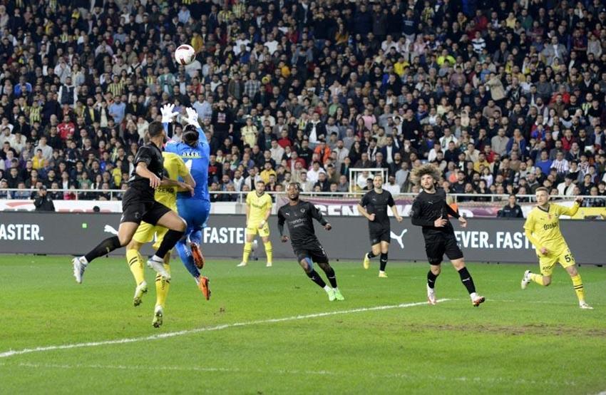 Fenerbahçe, Hatayspor'u Osayi ve Cengiz ile geçti: 2-0