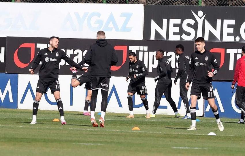 Derbi öncesi kadrolarla ilgili sürpriz karar!