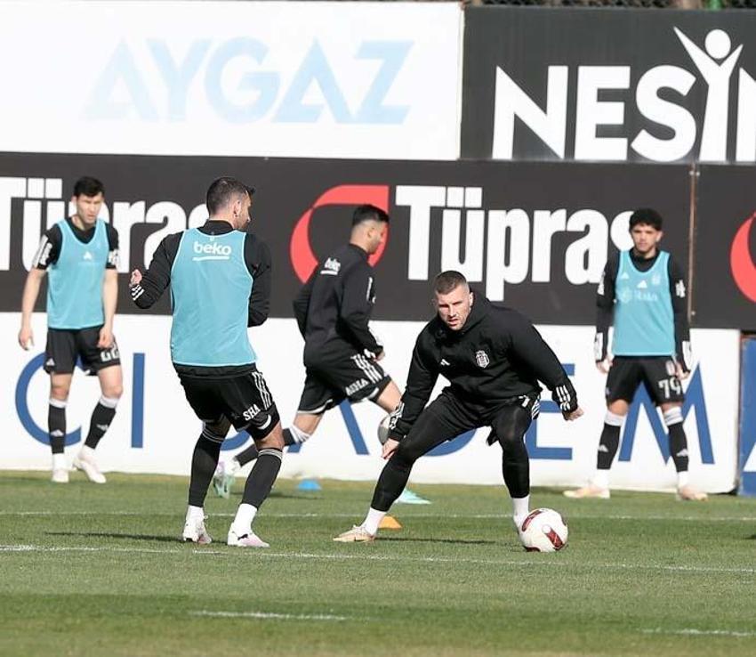 Derbi öncesi kadrolarla ilgili sürpriz karar!