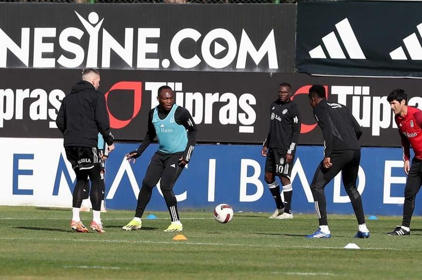 Derbi öncesi kadrolarla ilgili sürpriz karar!