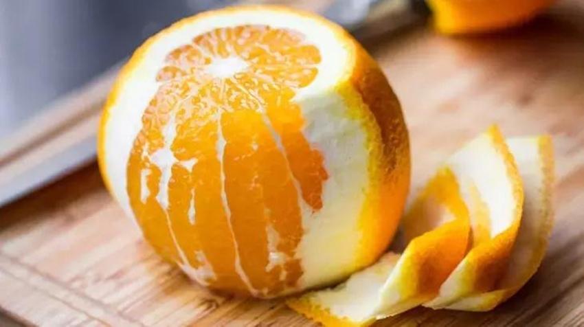 Meğer istenmeyen tüylerin ilacı portakal kabuğundaymış! Pamuk gibi yapıyor