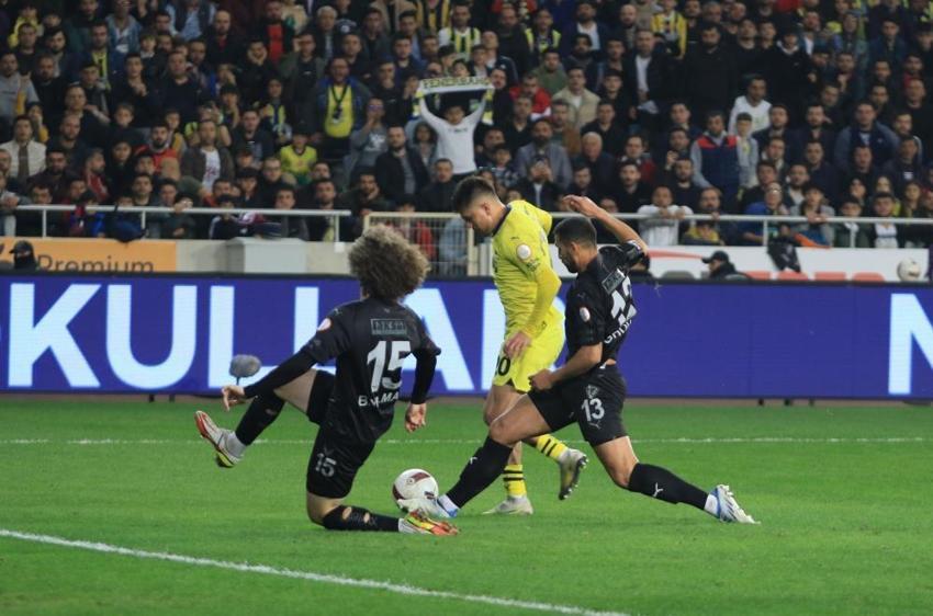 Fenerbahçe'de çıldırtan rotasyon! İsmail Kartal'a şok tepki: Çeker vururum kendimi