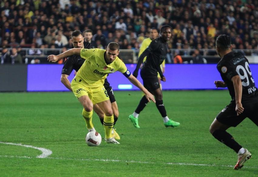 Fenerbahçe'de çıldırtan rotasyon! İsmail Kartal'a şok tepki: Çeker vururum kendimi