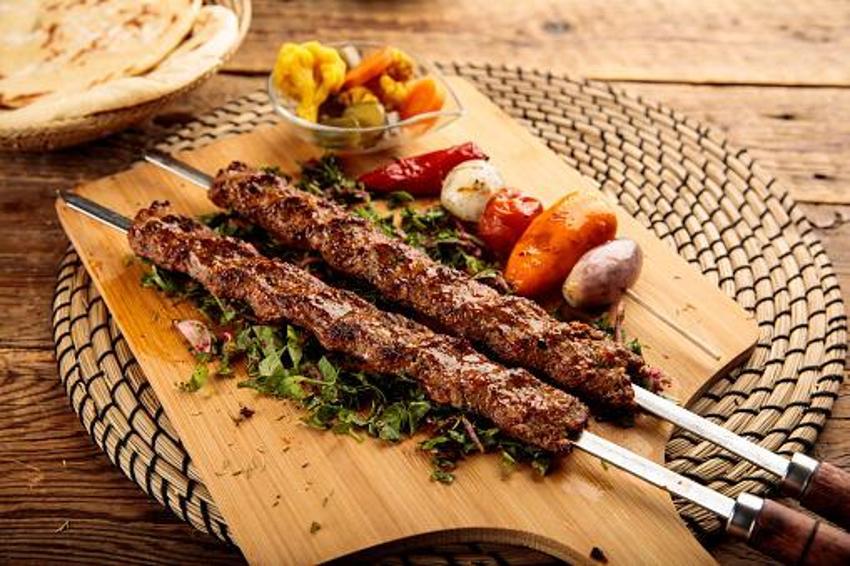 Adana'nın markalaşan geleneği: Sabah kahvaltıda ciğer kebap ve şalgam! İlk görenler şaşırıp kalıyor