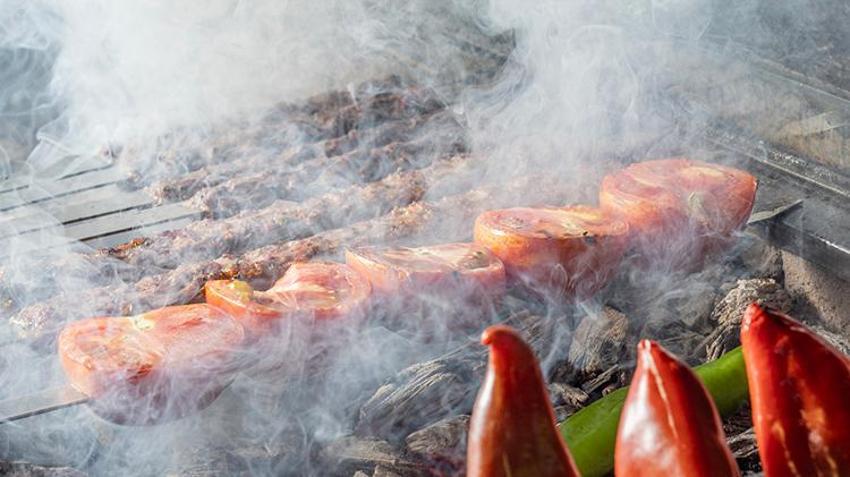Adana'nın markalaşan geleneği: Sabah kahvaltıda ciğer kebap ve şalgam! İlk görenler şaşırıp kalıyor