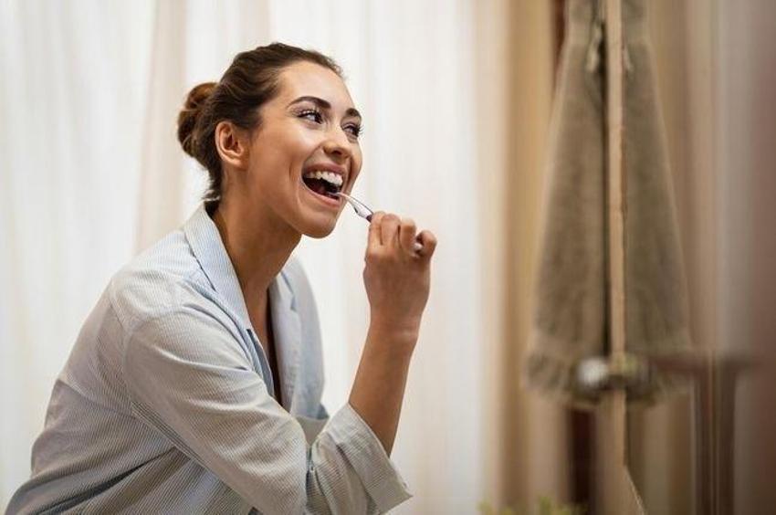 Oruca niyet ettikten sonra diş fırçalanır mı? Diş fırçalamak ( Dişçiye gitmek, implant yaptırmak) orucu bozar mı?