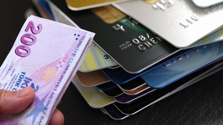 Kredi kartı kullananlara hayati uyarı! Bankalar ücret talep etmeye başladı