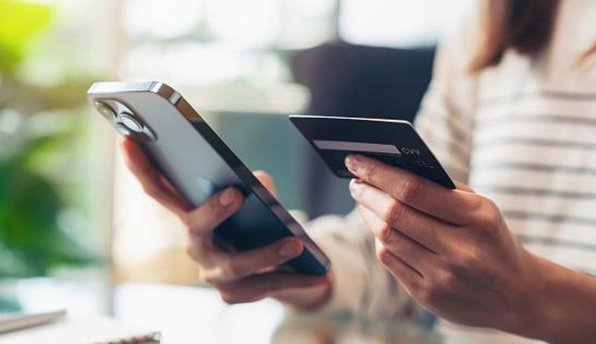 Kredi kartı kullananlara hayati uyarı! Bankalar ücret talep etmeye başladı
